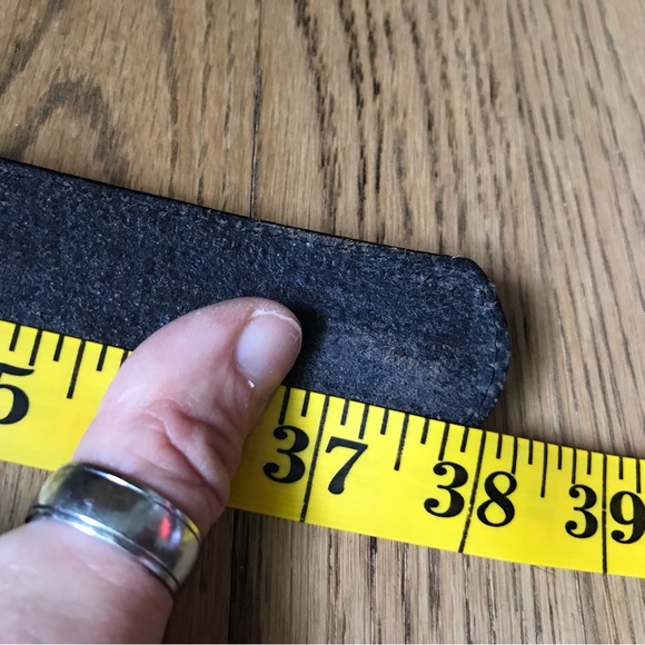 Vintage black leather belt with Aztec vibe  holes from approximately 32-34 - Picture 5 of 7